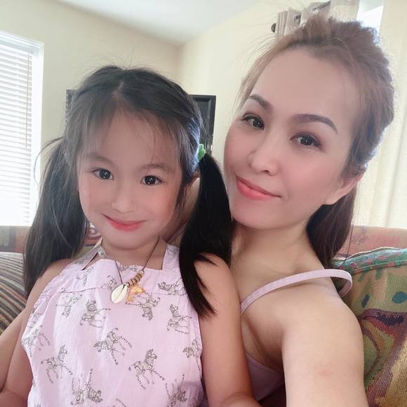 Meet your Posher, Ivy - Picture 1 of 1